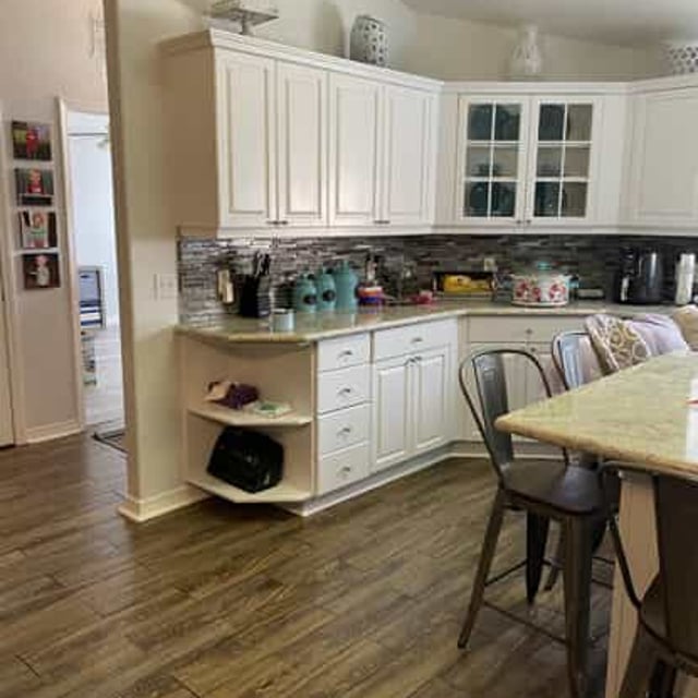 White kitchen cabinets