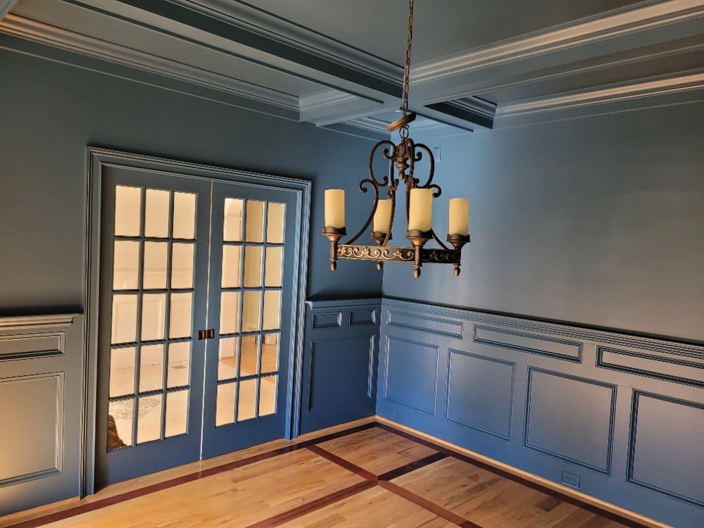 Dining Room Repaint walls/ceiling/trim same color We services Raleigh, Durham, Chapel Hill, Wake Forest, Brier Creek, Hillsbourough, Pittsboro, Rolesville with Sherwin Williams, Ben Moore paints for Interior, Exterior, cabinets, Decks, & commerical