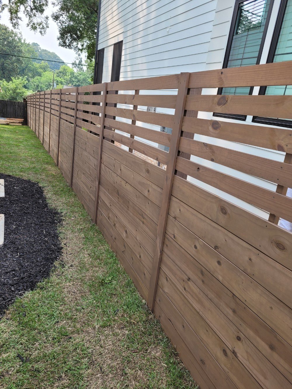 Fence We services Raleigh, Durham, Chapel Hill, Wake Forest, Brier Creek, Hillsbourough, Pittsboro, Rolesville with Sherwin Williams, Ben Moore paints for Interior, Exterior, Cabinets, Decks, & Commerical