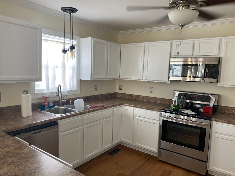 White kitchen cabinets