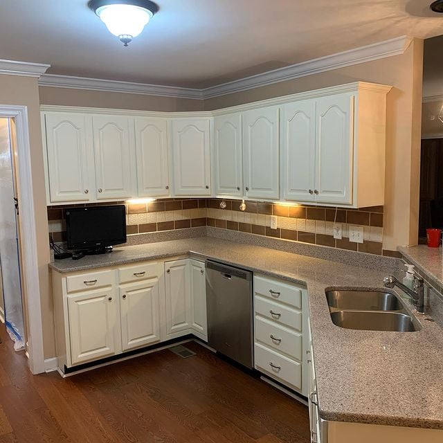 Kitchen Cabinets Linen White