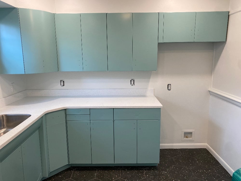 Paint of metal cabinets. Colors: Sherwin Williams SW0019 FESTOON AQUA