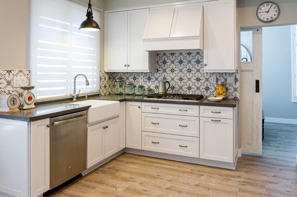 Stunning white kitchen cabinets, showcasing the expert craftsmanship of our Five Star Painting services in Knoxville, TN