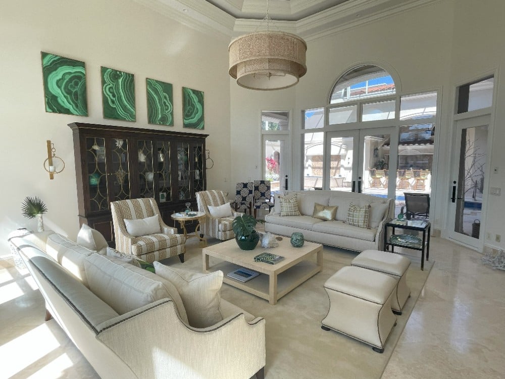 Custom Painted Sitting Room & Ceiling