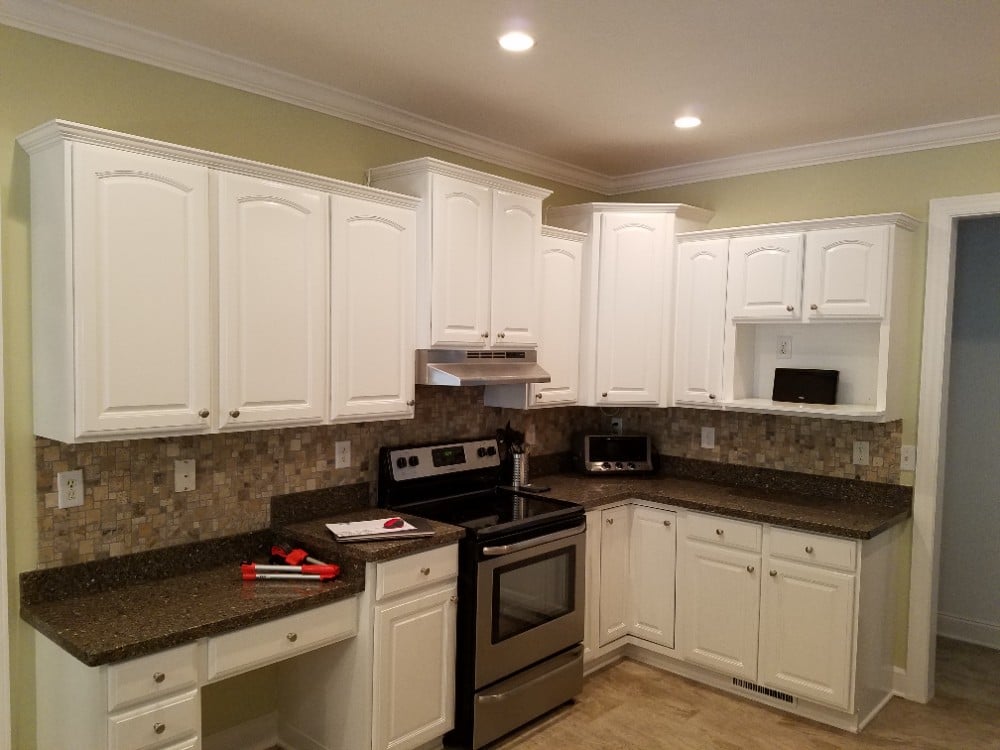 SW Bright White Cabinets We services Raleigh, Durham, Chapel Hill, Wake Forest, Brier Creek, Hillsbourough, Pittsboro, Rolesville with Sherwin Williams, Ben Moore paints for Interior, Exterior, cabinets, Decks,