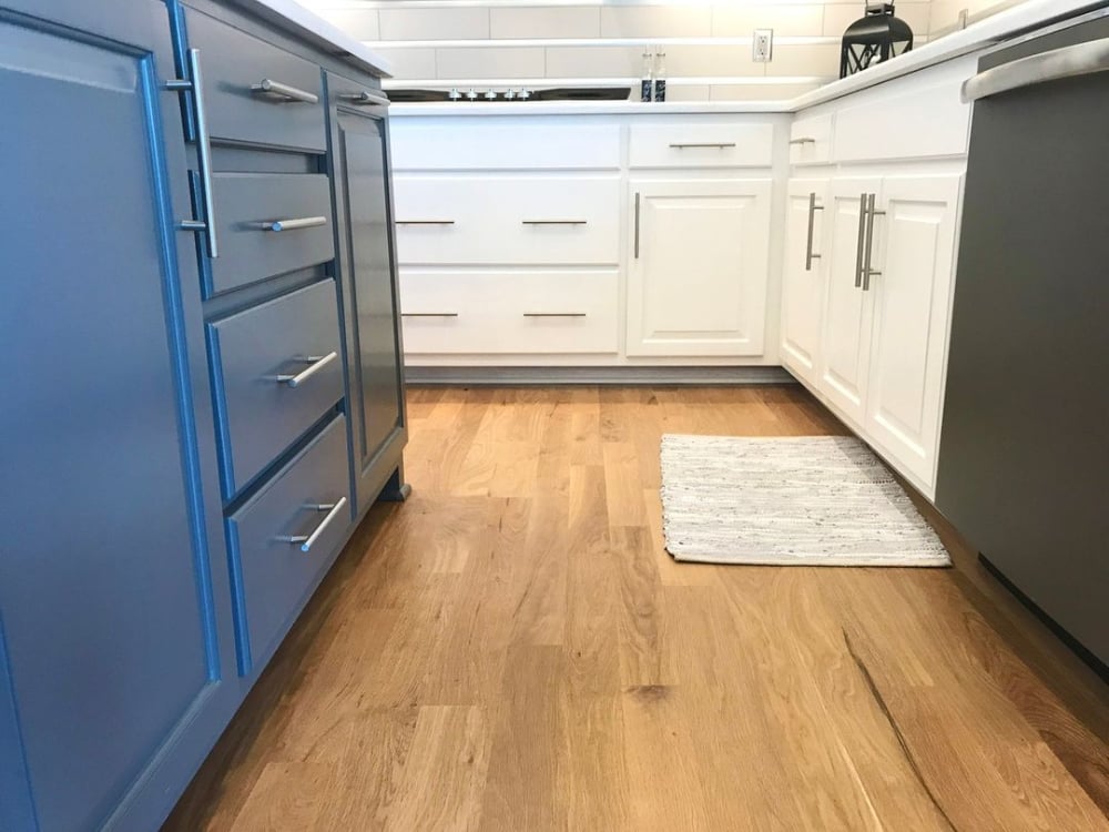 White and blue kitchen cabinets