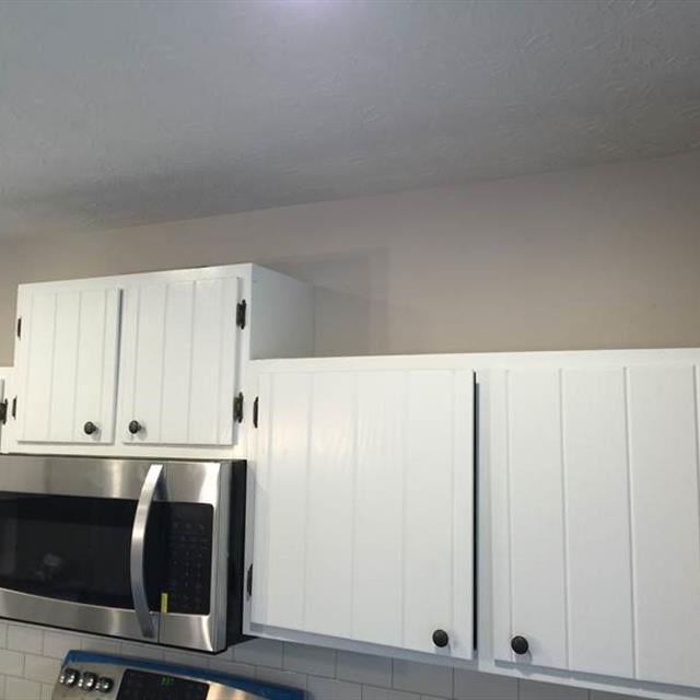 painted white kitchen cabinets -details