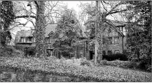 Julian Price Hillside House black and white photo.