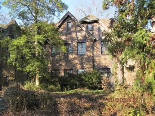 up close color photo of Julian Price Hillside House today.