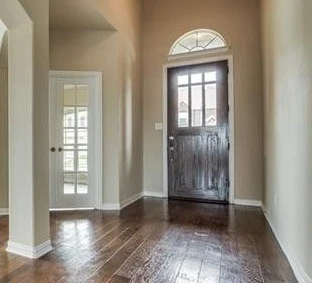 Entry wall before being painted Entry wall before being painted