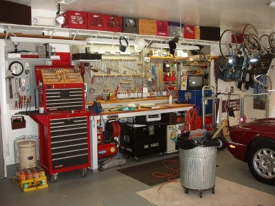 Workbench Picture of a workshop bench in front of a red car